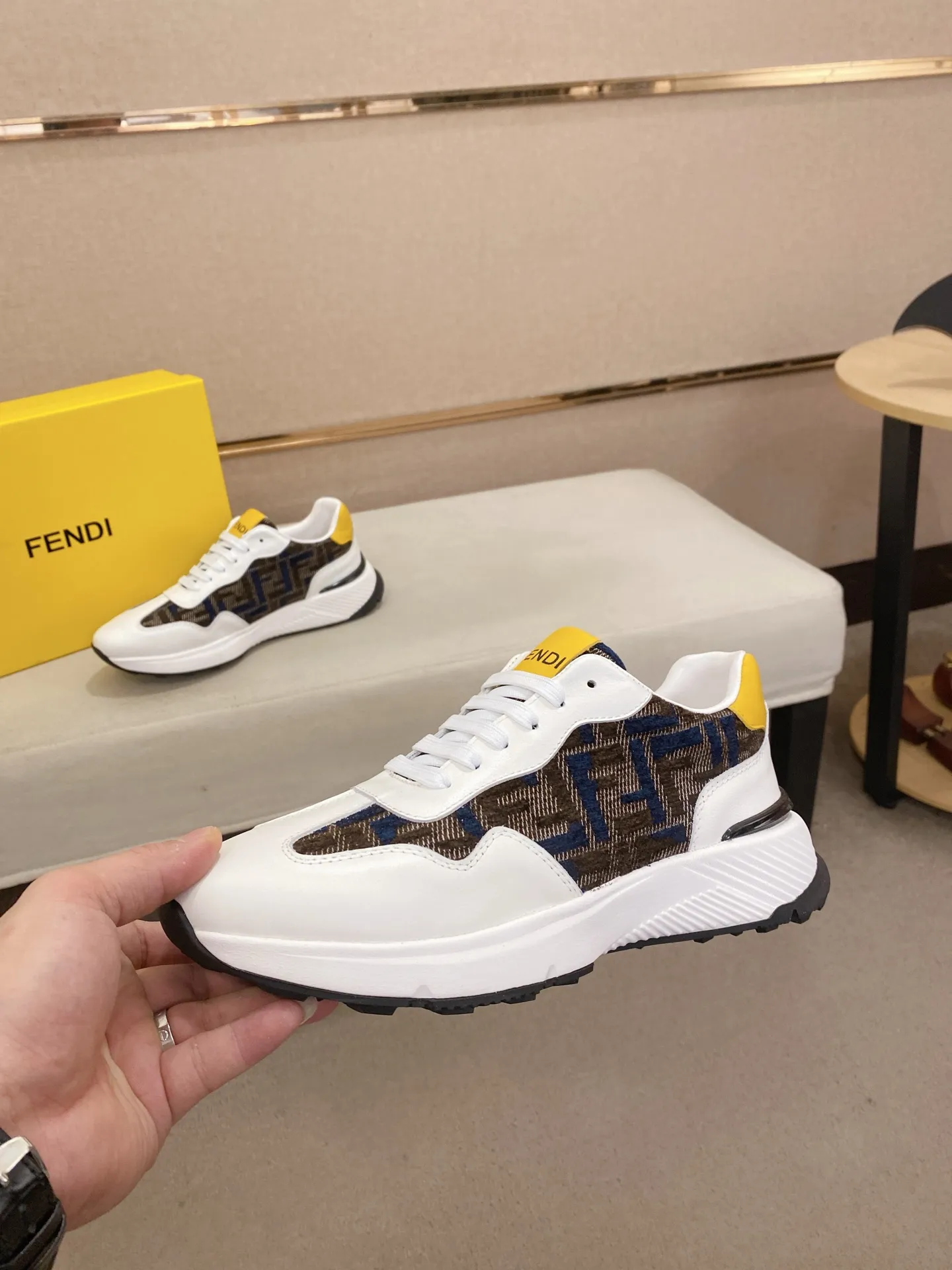 Men's shoes 💰 462💰 (fendi) New style 👊🏻 upper 🇮🇹 imported cowhide fabric 🇩🇪 lining imported sheepskin lining. The original outsole is molded to highlight the identity of every man, and the upper foot is elegant and stable🚶🏻🚶🏻The high-end custom counters reproduce the original version📯No matter the wind or rain, the shoe last remains unchanged and can withstand the verification of time🔍️,🔵 Size: 38-44